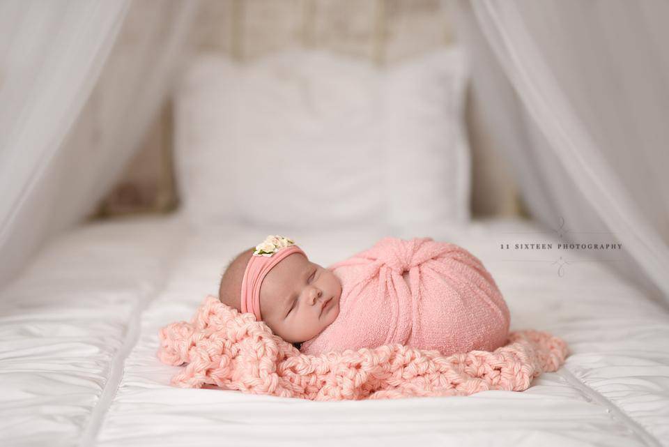 Chunky Light Pink Newborn Baby Blanket - Beautiful Photo Props