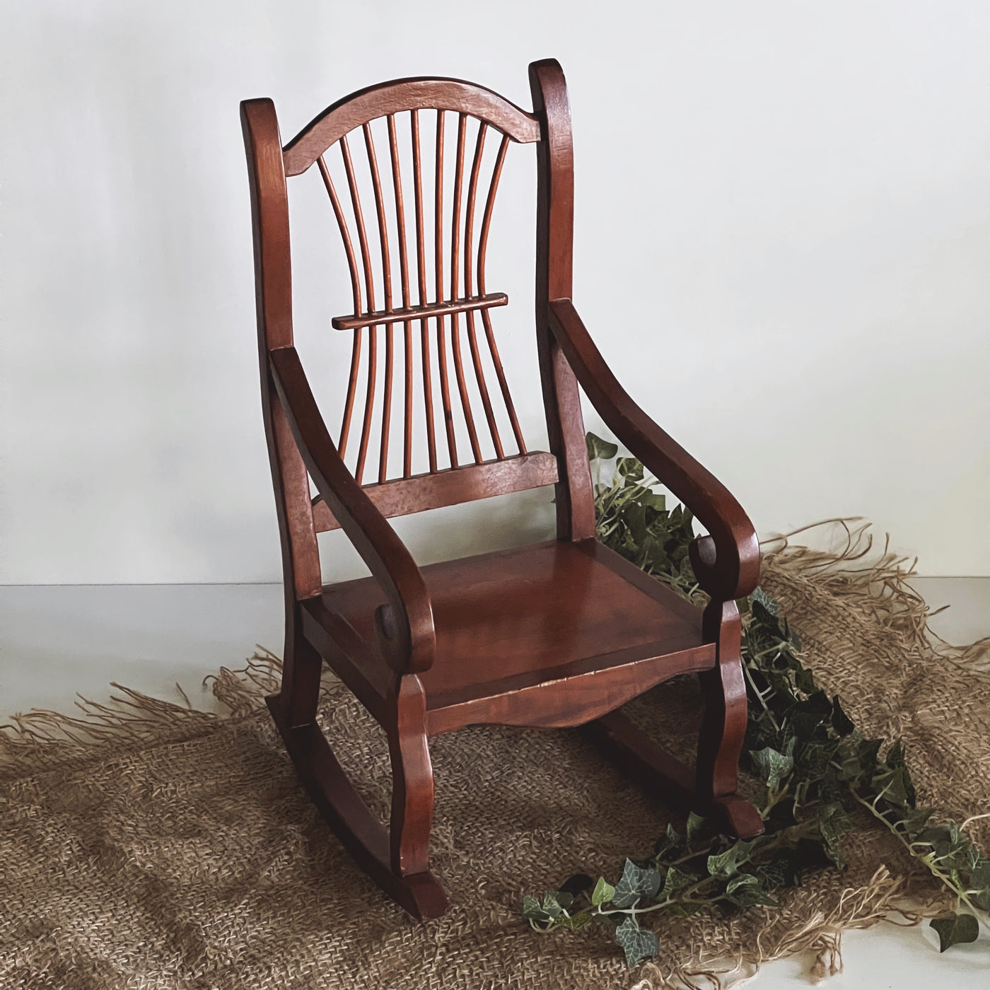 Wooden Posing Rocking Chair Newborn Photography - Beautiful Photo Props