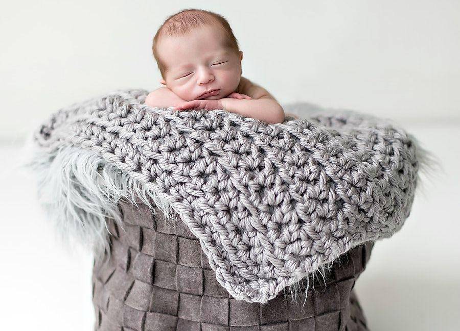 Gray Chunky Newborn Baby Blanket - Beautiful Photo Props