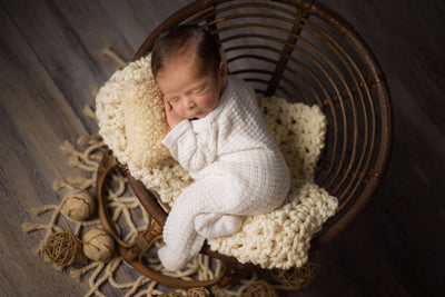Chunky Light Cream Baby Blanket - Beautiful Photo Props