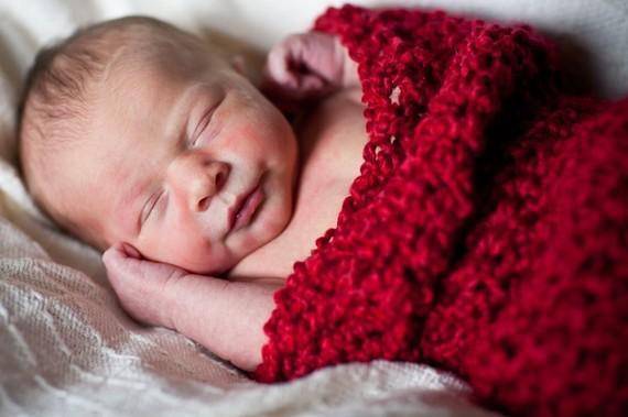 Red Newborn Baby Cocoon Swaddle – Beautiful Photo Props