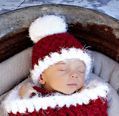 Newborn Santa Claus Pom Hat - Beautiful Photo Props
