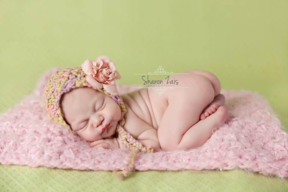 SET Pink Baby Blanket & Flower Bonnet - Beautiful Photo Props