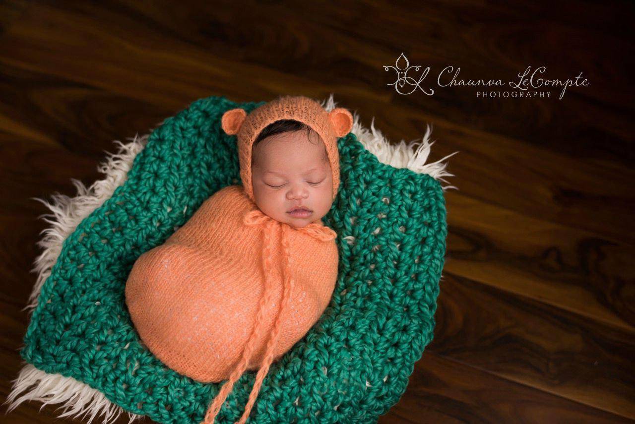 SET Peach Teddy Bear Hat and Knit Swaddle Cocoon Sack - Beautiful Photo Props