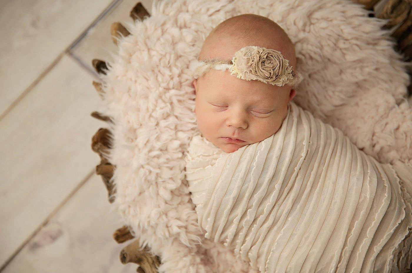 SET Cream Minkyak Faux Fur and Ruffle Wrap Photography Prop - Beautiful Photo Props