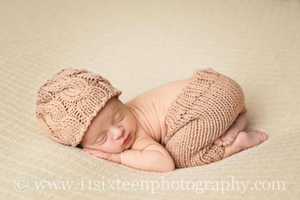 Beige Cable Knit Newborn Hat and Pants Set - Beautiful Photo Props