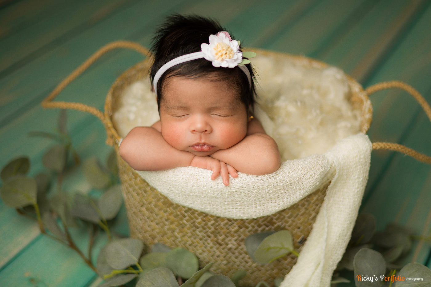 SET Cream Newborn Fluff Cloud Basket Filler and Baby Wrap - Beautiful Photo Props